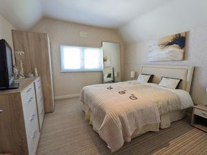 Photo 16- click for photo gallery